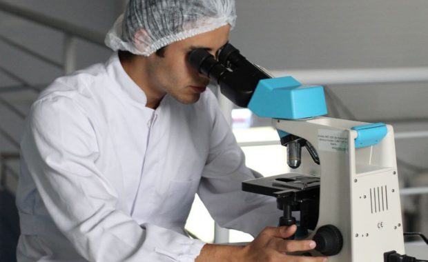 mastering microbiology microscope lab